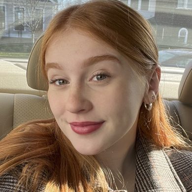 Lorien Touponse headshot